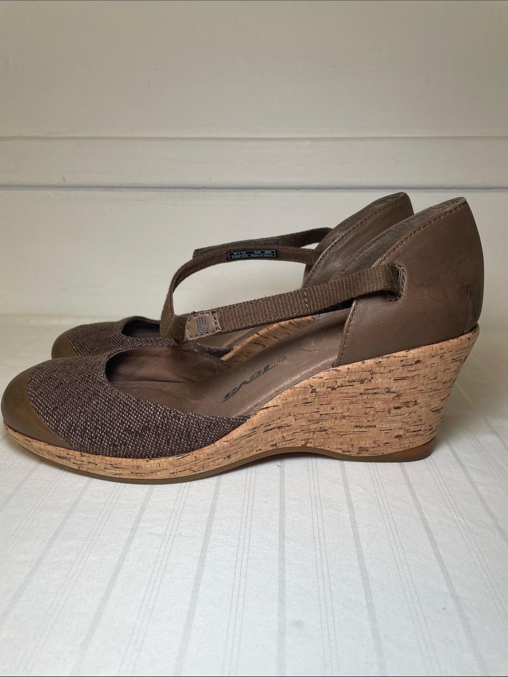 Teva Riviera Closed Toe Brown Cork 3” Wedge Heel Sandals Women’s Size 8